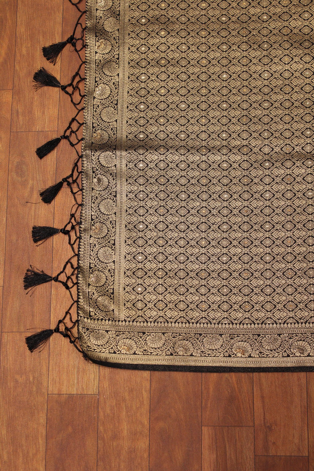 Manipuram Banarasi Silk Saree with Intricate Jal Work